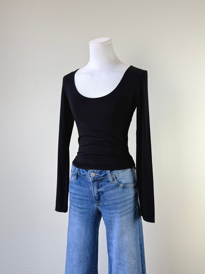 Meg Scoop Longsleeve