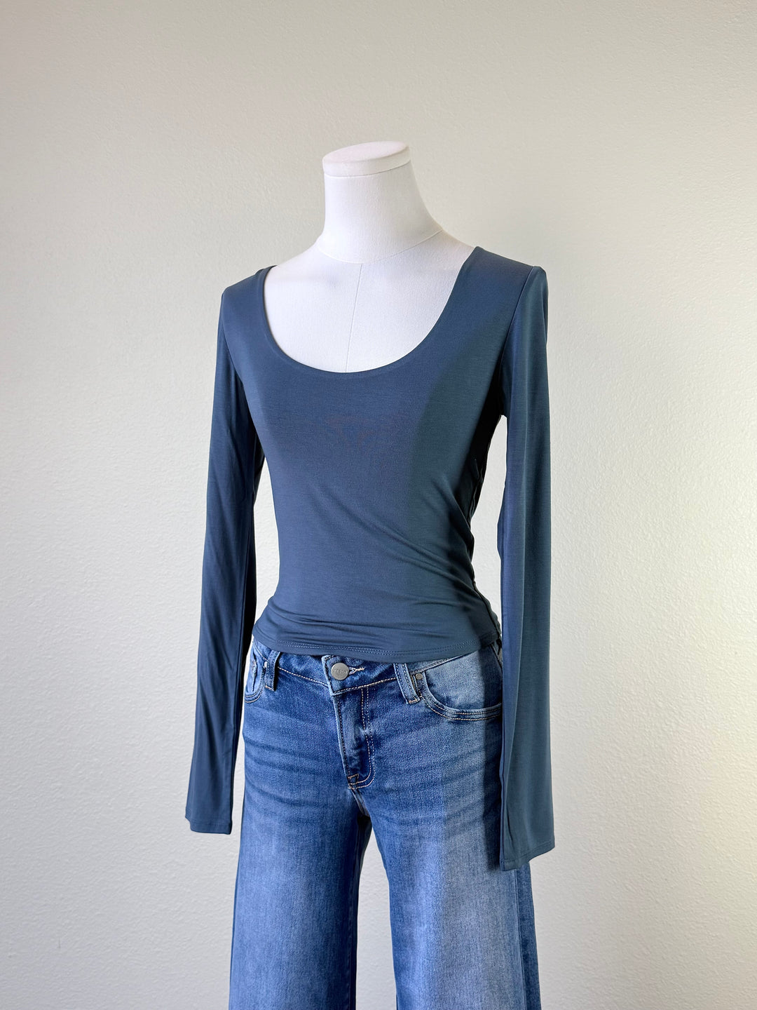 Meg Scoop Longsleeve