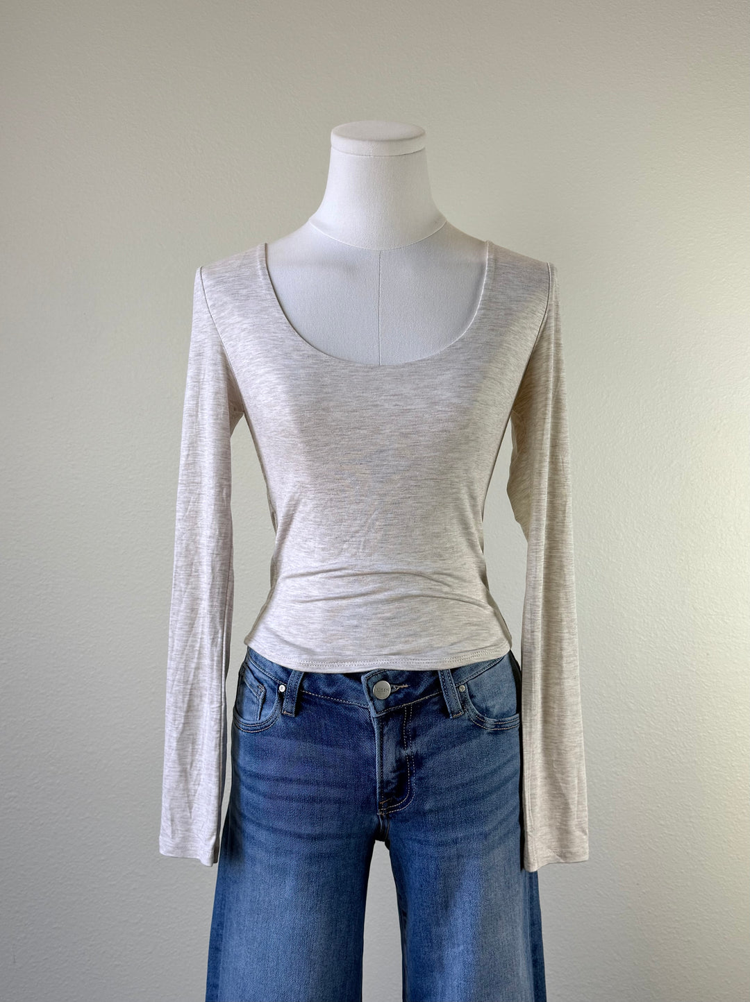 Meg Scoop Longsleeve