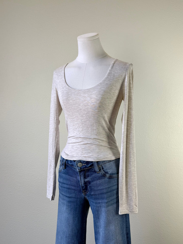 Meg Scoop Longsleeve