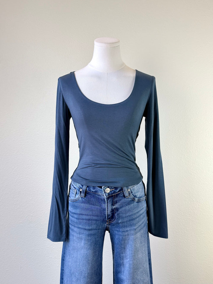 Meg Scoop Longsleeve