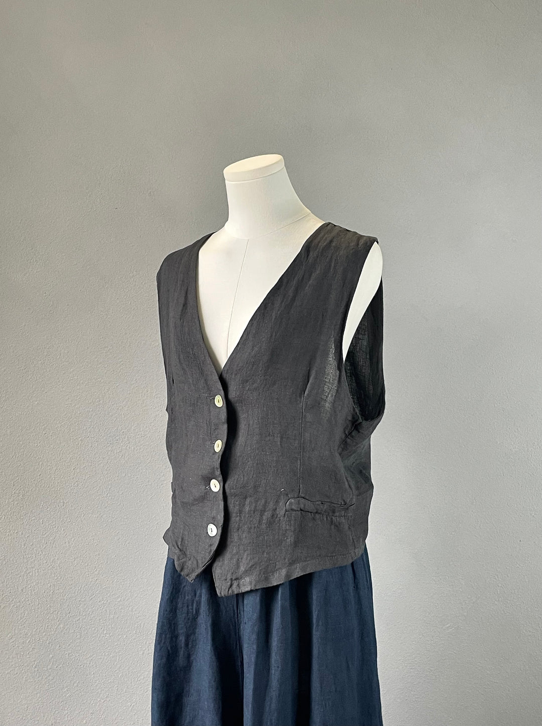 Nyx Linen Vest