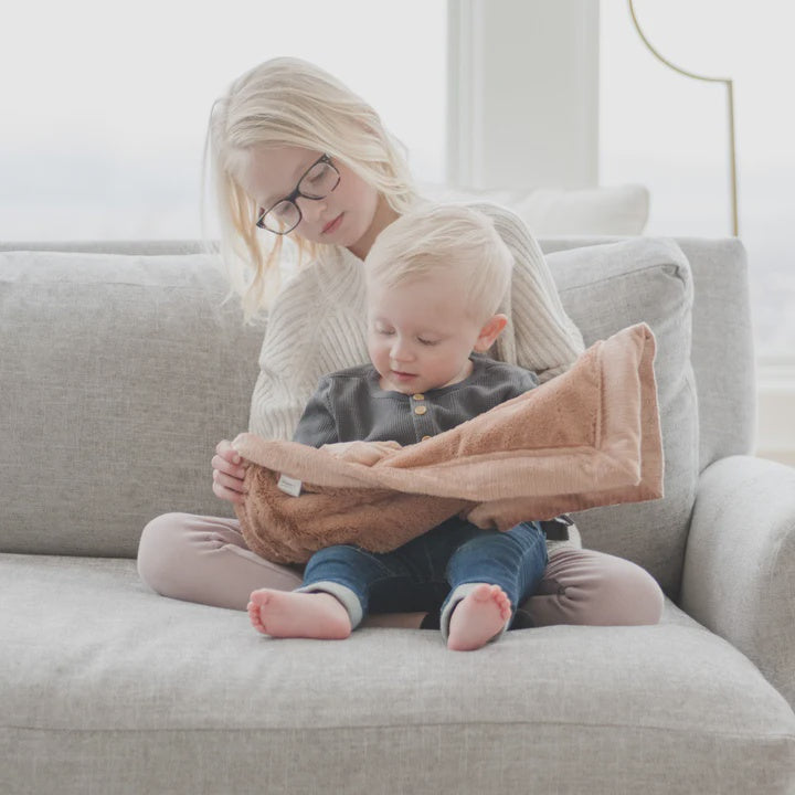 Lush Mini Blanket in Rosy